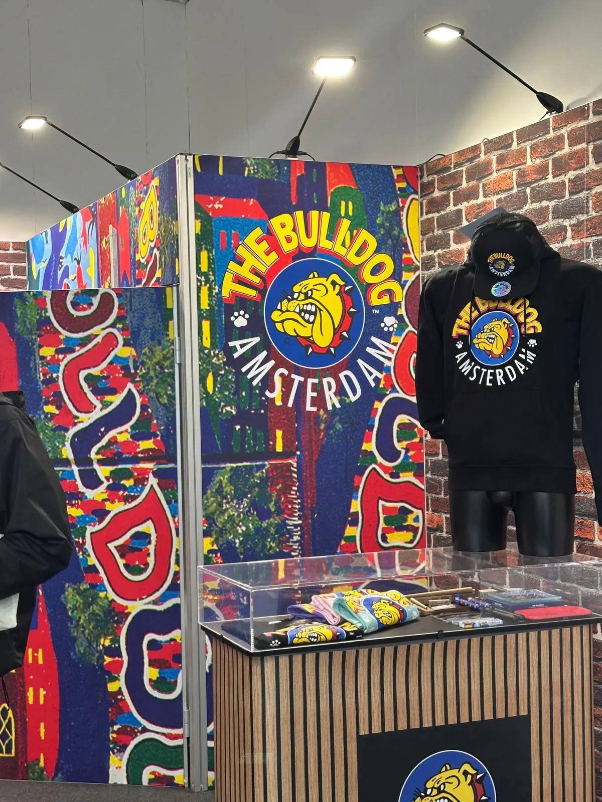 Stand de merchandising de The Bulldog Amsterdam en Mary Jane Berlin 2026